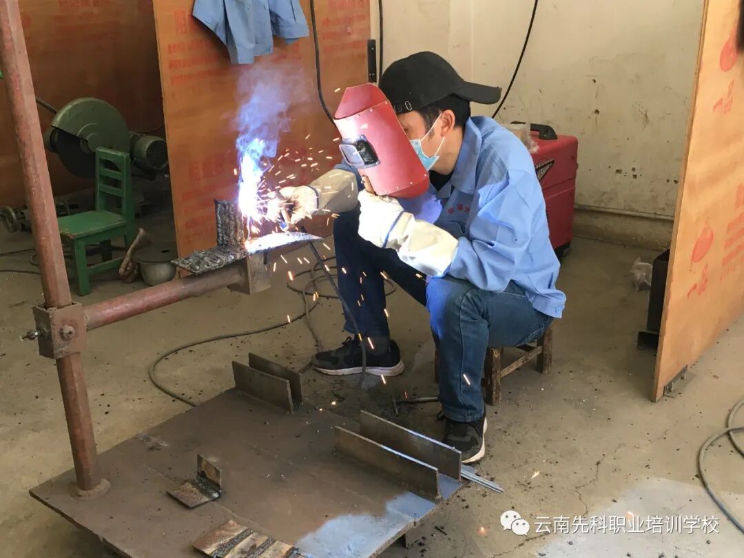 学电焊要多久才能学会，学电焊要多久才能学会？
