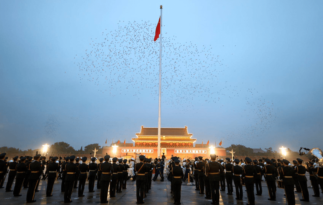 闭幕式上升希腊国旗还说的过去 升英国国旗是什么意思啊,闭幕式升旗引争议,希腊可以理解,英国国旗几个意思? 闭幕式上升希腊国旗还说的过去 升英国国旗是什么意思啊,闭幕式升旗引争议,希腊可以理解,英国国旗几个意思?