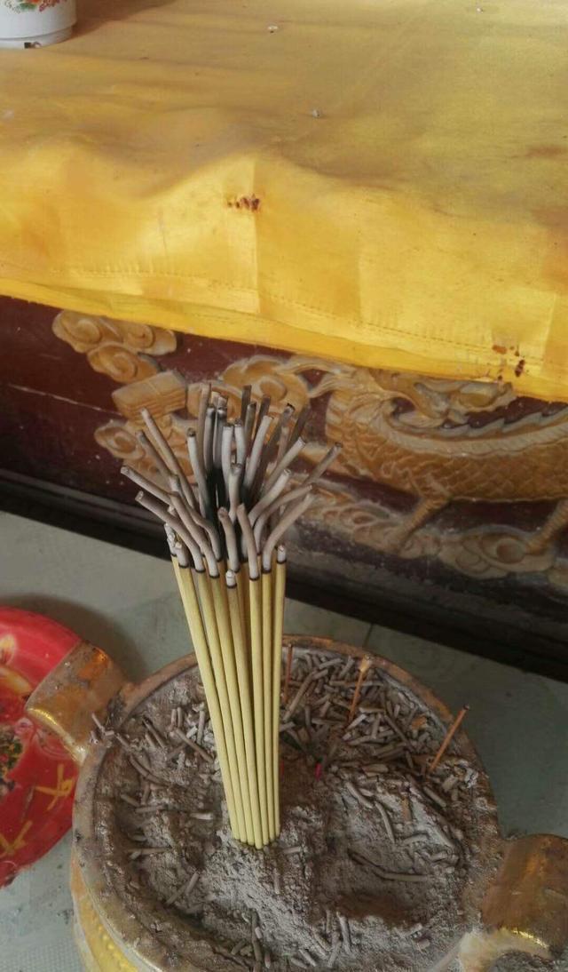 来月经上香了会倒霉吗，来月经上香了会倒霉吗