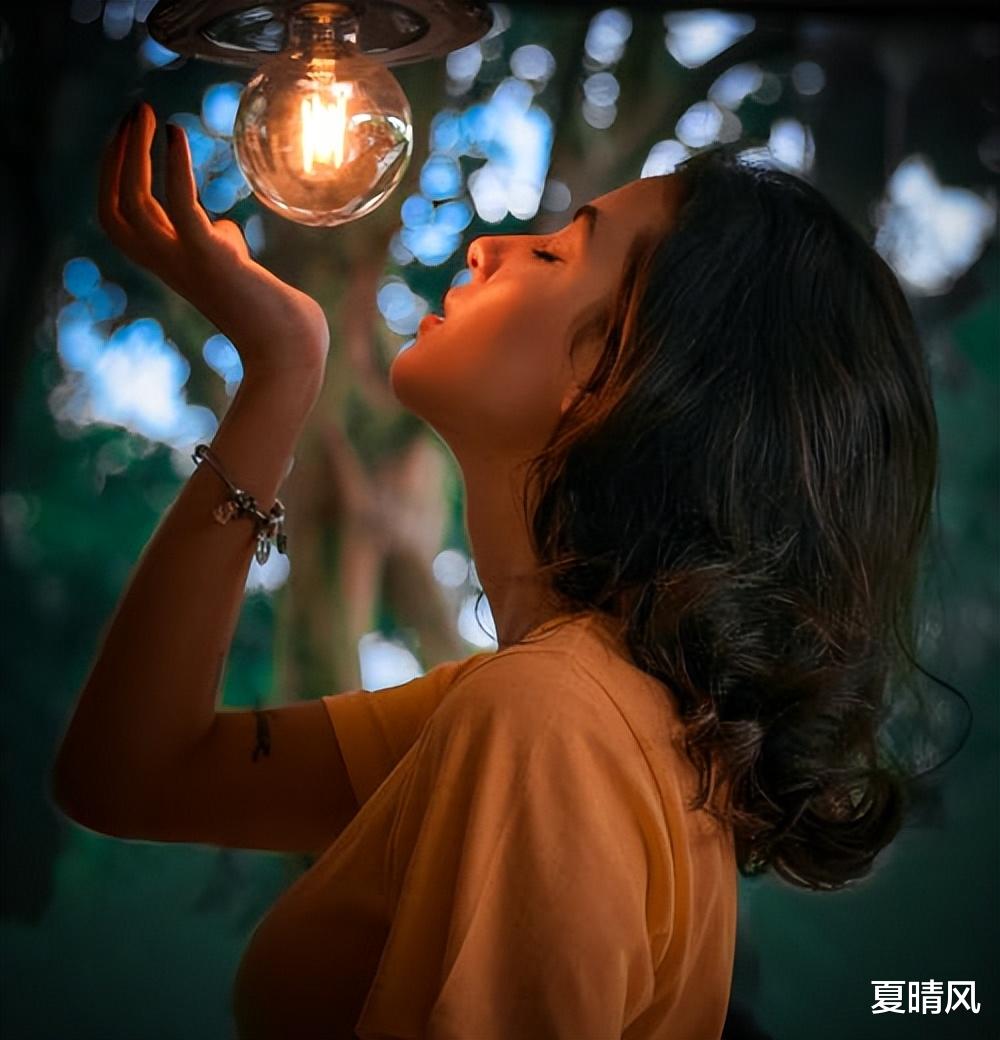 做梦梦到自己谈恋爱了是什么意思,梦见谈恋爱通常反映了潜意识中对情感连接、亲密关系或自我认同的渴望,也可能与近期情感体验、心理状态或生活变化有关。 做梦梦到自己谈恋爱了是什么意思,梦见谈恋爱通常反映了潜意识中对情感连接、亲密关系或自我认同的渴望,也可能与近期情感体验、心理状态或生活变化有关。
