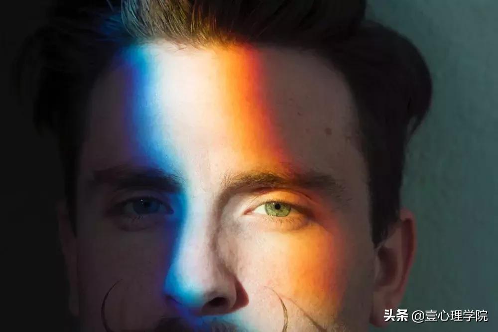 梦见掉牙齿是什么意思，梦见掉牙齿是什么意思